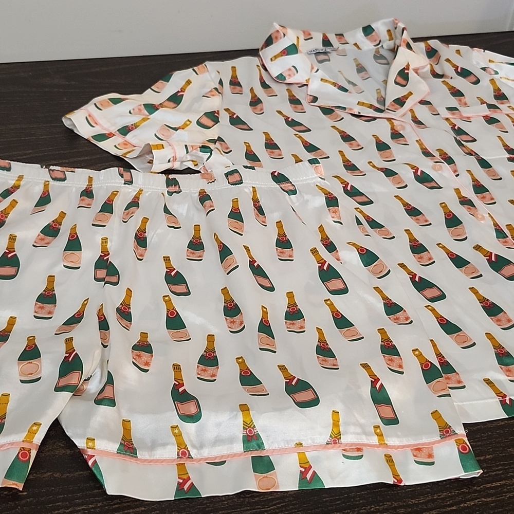 Mary square poppin bottles Pajama set size XL